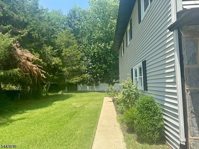 323 Parry Rd — Photo 23