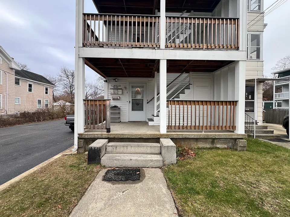 45 Middle St #3