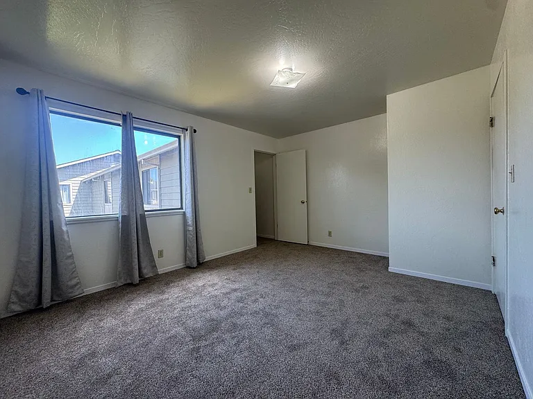 5016 Valley East Blvd — Photo 5