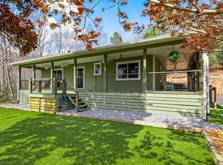 587 Holly Berry Dr, Murphy, NC 28906