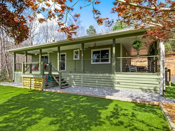 587 Holly Berry Dr, Murphy, NC 28906