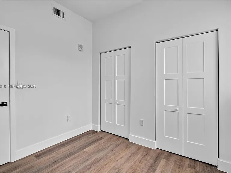 1021 NW 1st St #301 — Photo 9