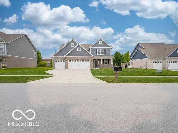 977 Richelle Way, Greenwood, IN 46143