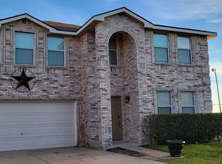 630 Silvertop Rd, Arlington, TX 76002