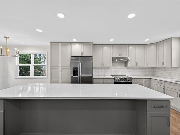 5th image of 6596 Garrett Rd