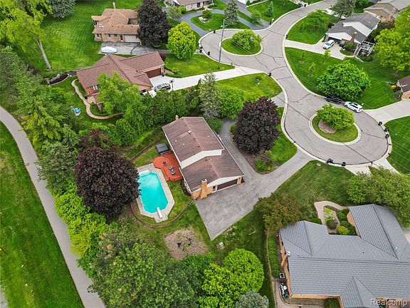 5th image of 1890 Ludgate Ln