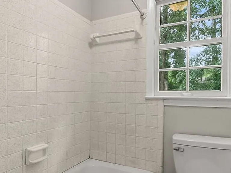4215 Smith St — Photo 26