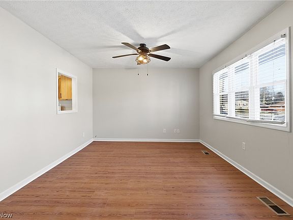 5th image of 1480 Forestview Dr