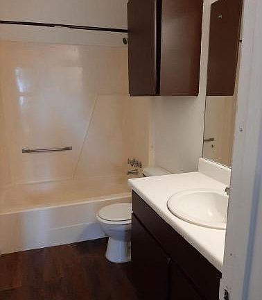3rd image of 420 S 3rd St #204