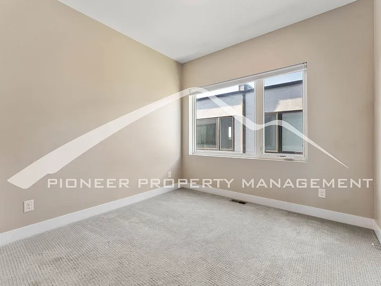 2121 N Marion St #1 — Photo 16