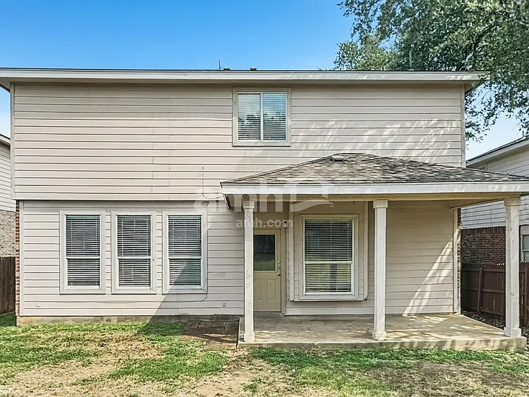 2915 Encino Riv — Photo 16