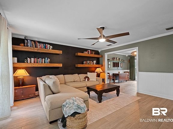 4th image of 224 Tracy Cir