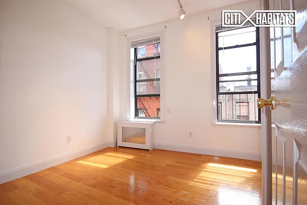 Rented by Citi Habitats | media 16