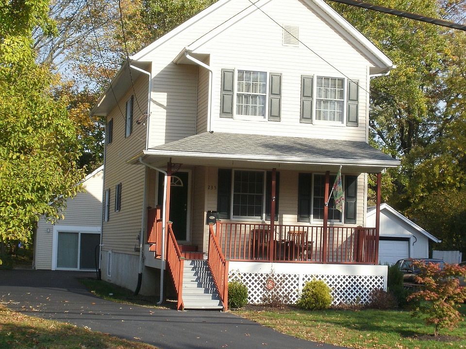 Beautiful 2 Story Home