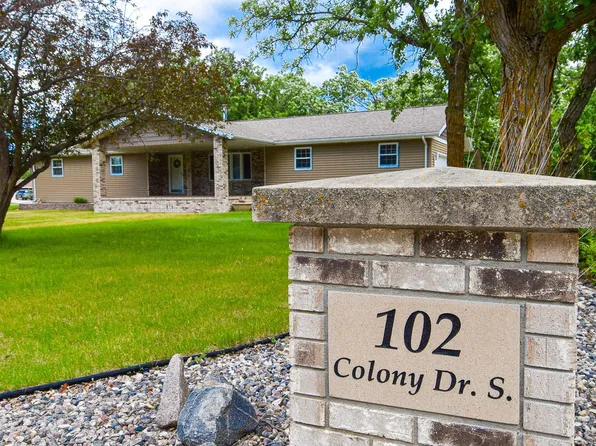 102 Colony Dr S, Karlstad, MN 56732