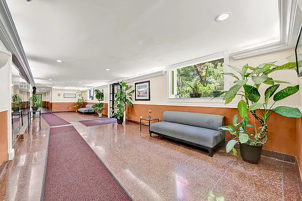 Sold by REMAX Elite | media 15