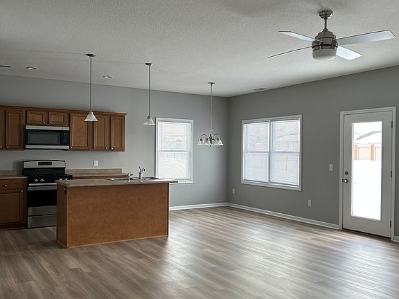 2nd image of 810 S Melody Cir