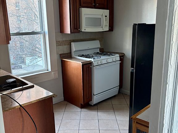 2nd image of 6215 Jackson St #3