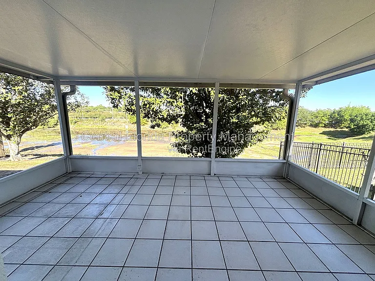 1935 Westpointe Cir — Photo 18