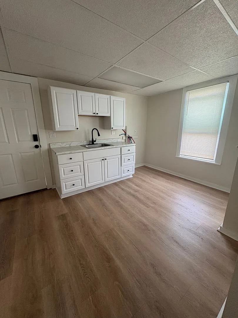 77 James Street — Photo 4