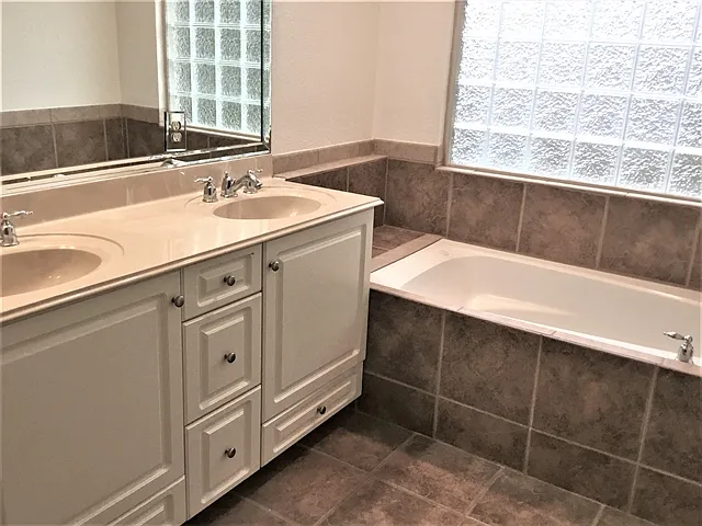 2322 Sean St — Photo 9