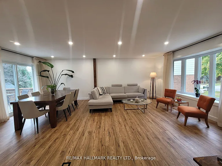 23 Ironshield Cres — Photo 3