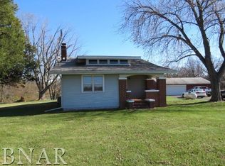 11028 Pear Tree Rd, Dewitt, IL 61735