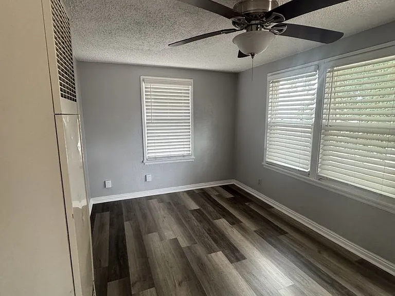 442 N 400 W — Photo 5