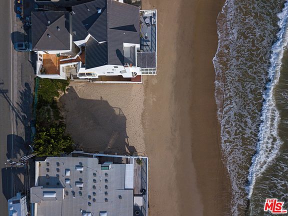 3rd image of 24208 Malibu Rd