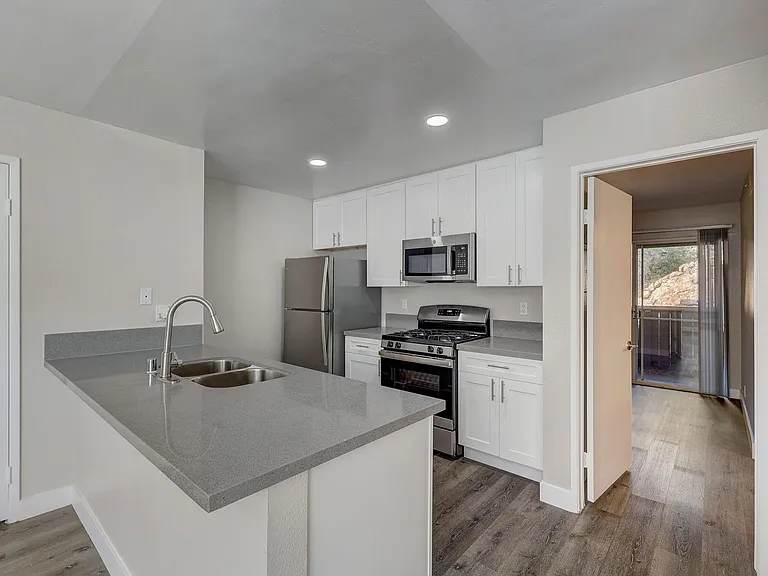 Scripps Landing Apartment Homes — Photo 9