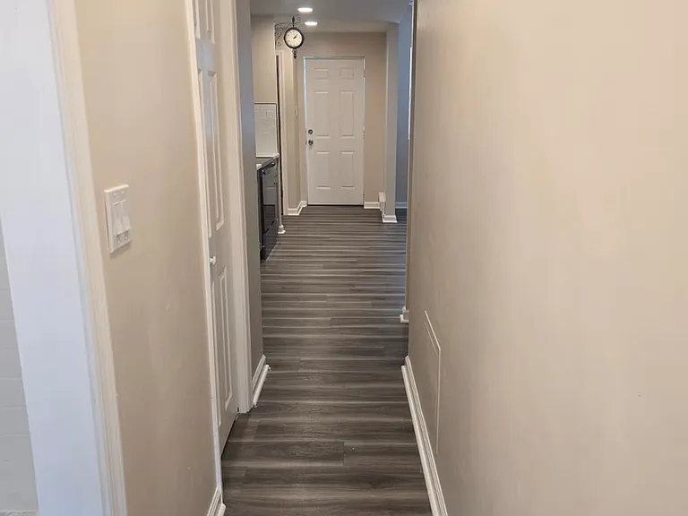 209 S Locust St #5 — Photo 2