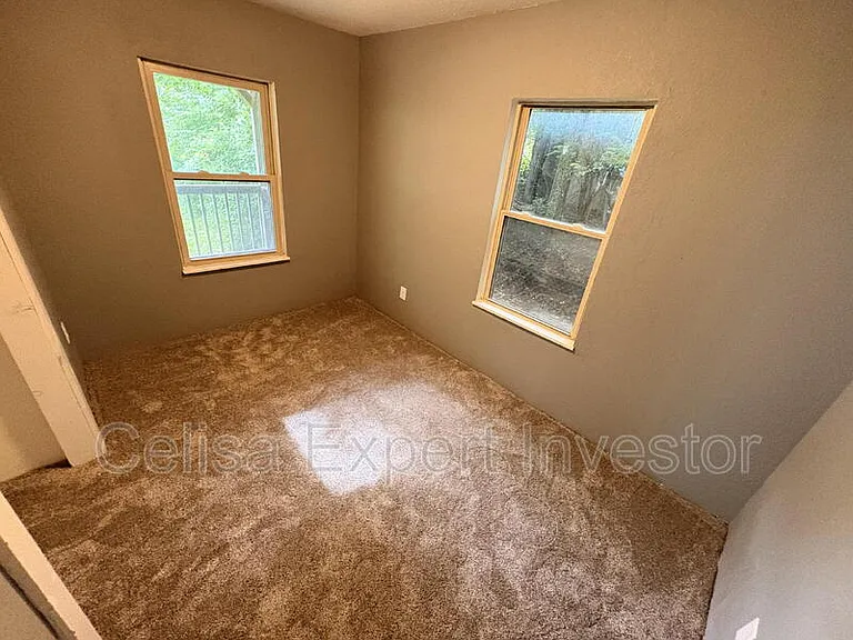1419 Huestis Ave — Photo 5