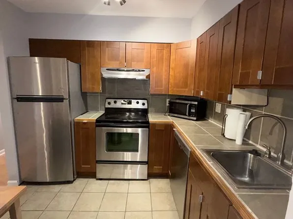 10118 Campus Way S #207-3B, Upper Marlboro, MD 20774