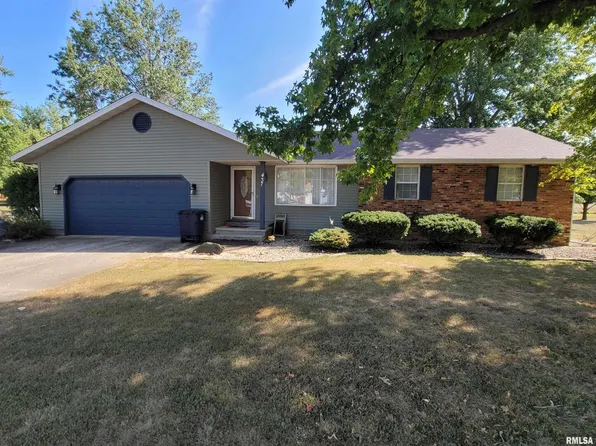 437 Prairie View Dr, Salem, IL 62881