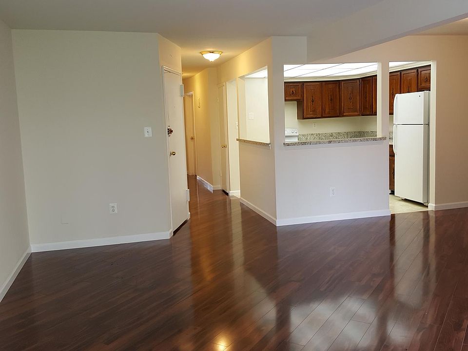 1st image of 209-4 23rd Ave #2