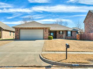 708 S Avery St, Moore, OK 73160