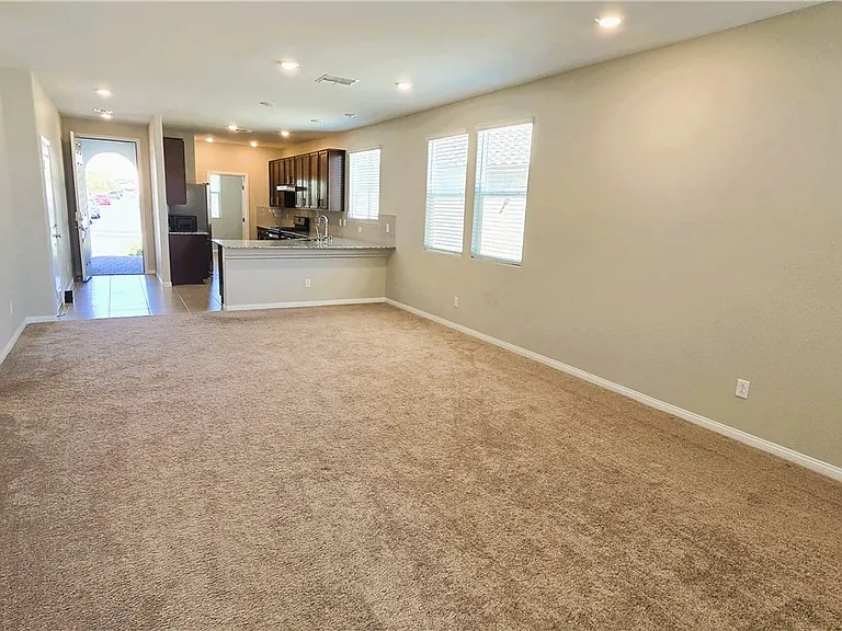 5912 Bruselas St — Photo 20