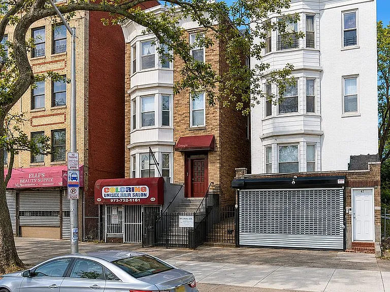 110 Elizabeth Ave #3 — Photo 5