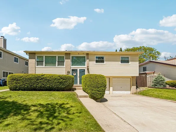 774 Polynesian Dr, Des Plaines, IL 60016