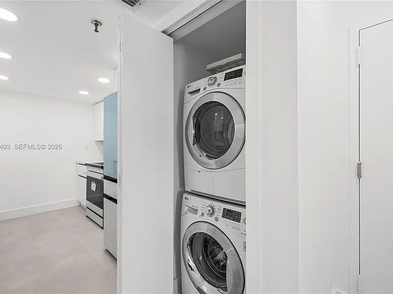 2457 Collins Ave #201 — Photo 4
