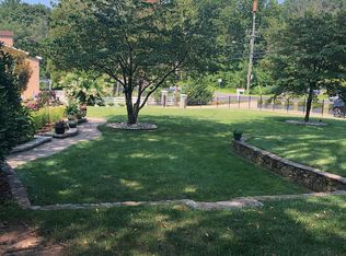 2714 Hunter Mill Rd, Oakton, VA 22124