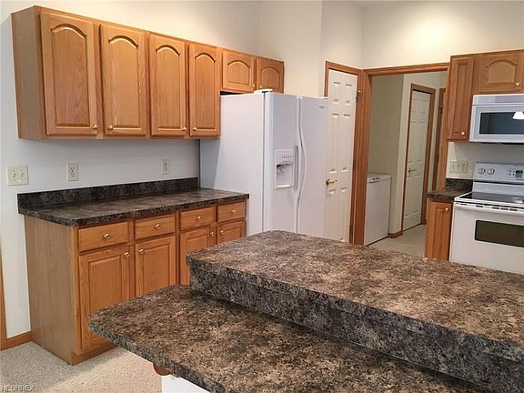 5th image of 120 Bears Paw Dr