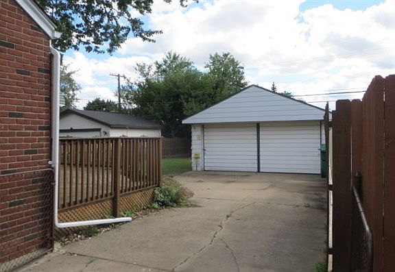 2 Car Garage