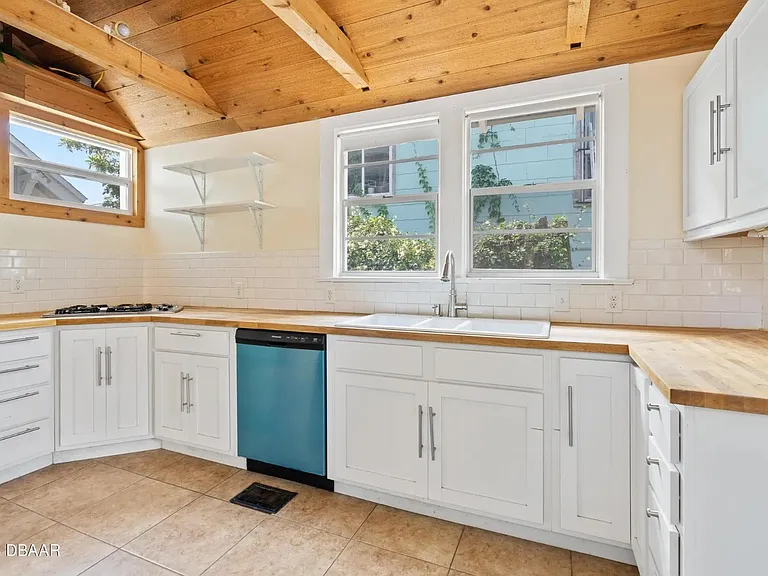 725 N Peninsula Dr #1 — Photo 12