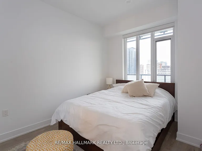 575 Bloor St E #2109 — Photo 11
