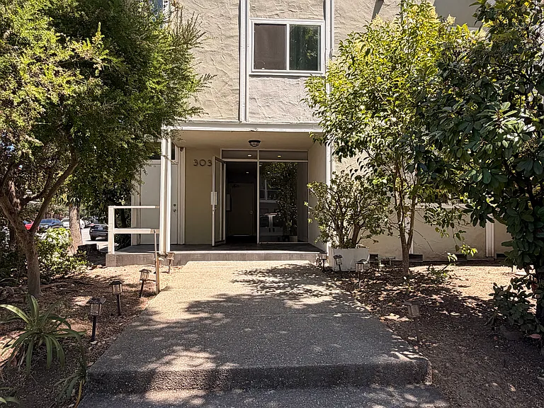 303 Ulmer Ct #7 — Photo 26