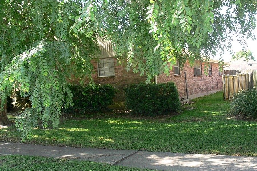 2nd image of 2128 Empire Pl