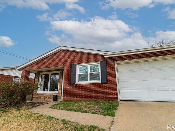 2nd image of 1157 Landgraf Dr