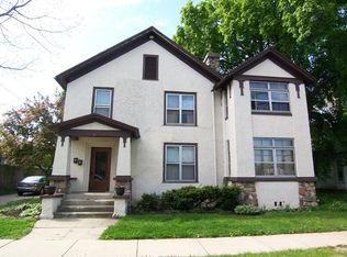 371 Fulton St, Elgin, IL 60120