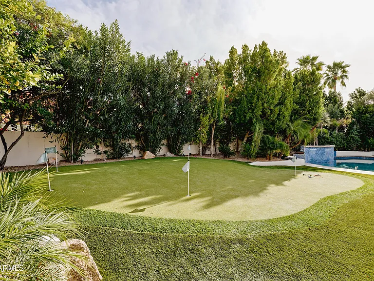 10011 E Windrose Dr — Photo 34